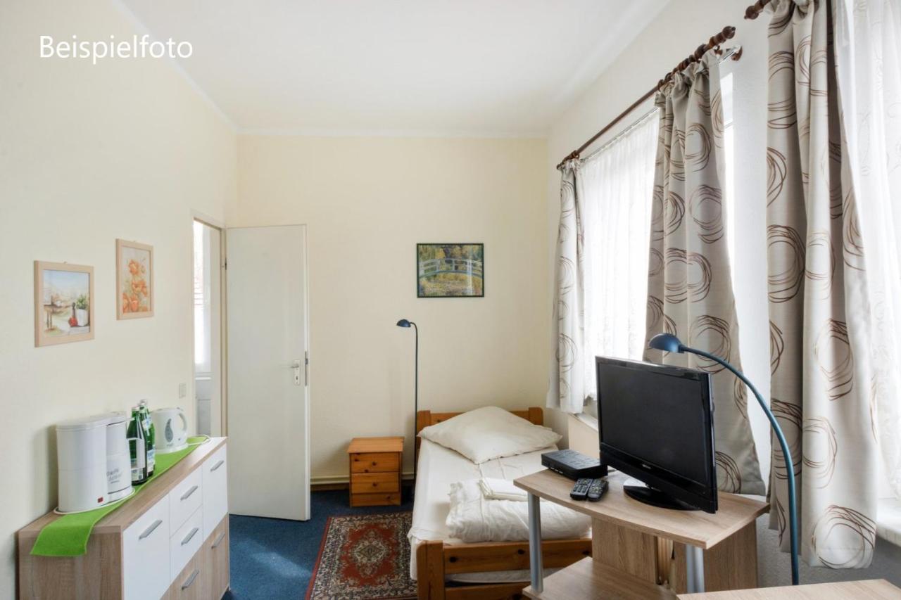 Pension Gp3, Zimmer Mit Kochnische Und Duschbad Vor Den Toren Berlins Dallgow-Doeberitz Buitenkant foto